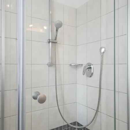 Apartment 676, Seepark *